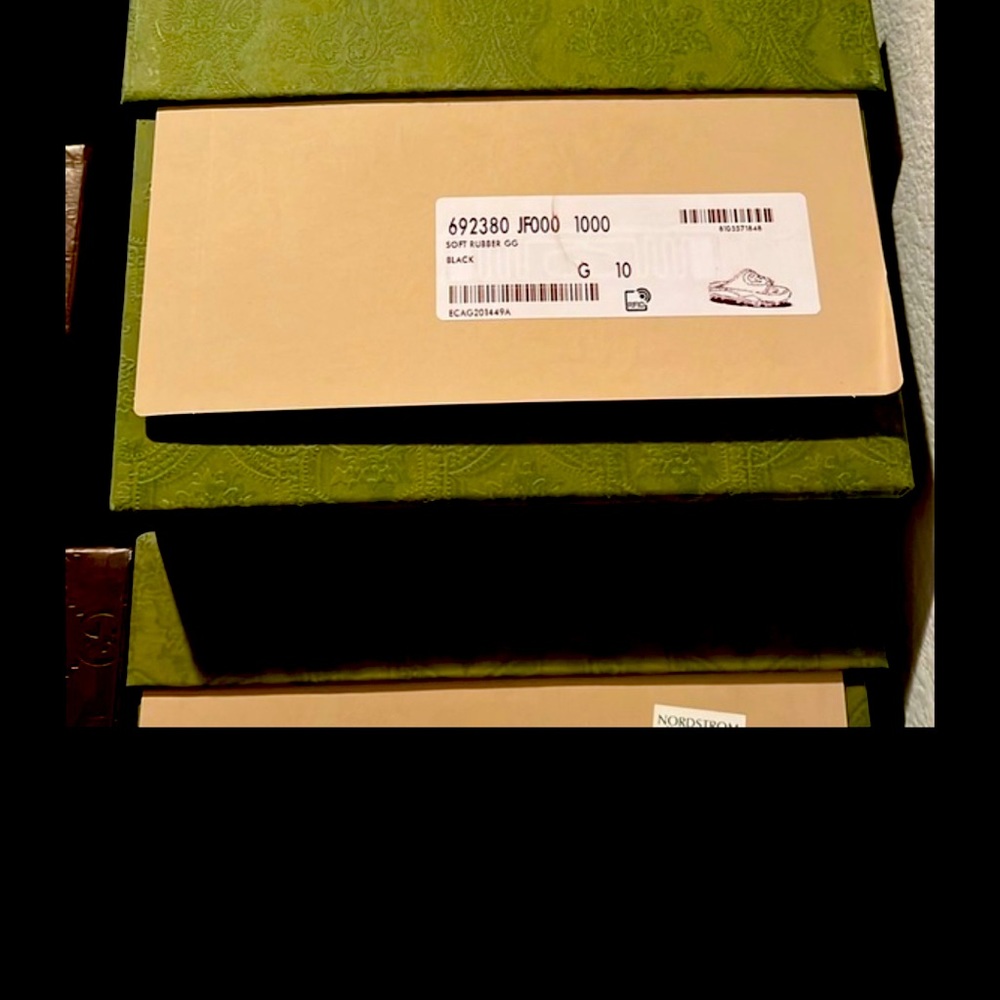 Gucci box